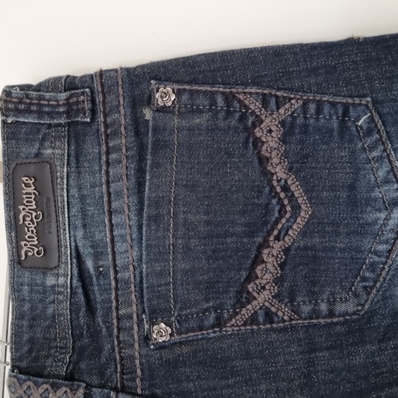 Rose Royce, dark blue denim shorts, rose button and stud details, size 27 5/6 - Picture 10 of 14
